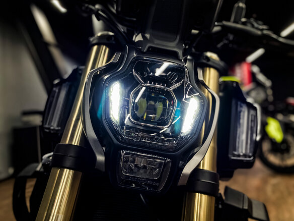2026 QJMotor SRK 900, чёрный, 900000 рублей - вид 3