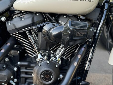 2023 Harley-Davidson Low Rider, бежевый, 2350000 рублей, вид 3