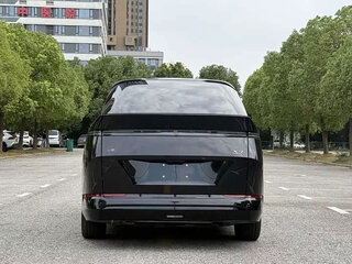 2026 Xpeng X9 I Рестайлинг, чёрный, 5890700 рублей, вид 4