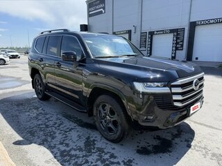 2021 Toyota Land Cruiser 300 Series, чёрный, 10300000 рублей, вид 3