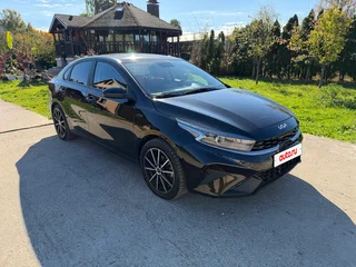 2021 Kia Cerato IV Рестайлинг, чёрный, 1700000 рублей, вид 2