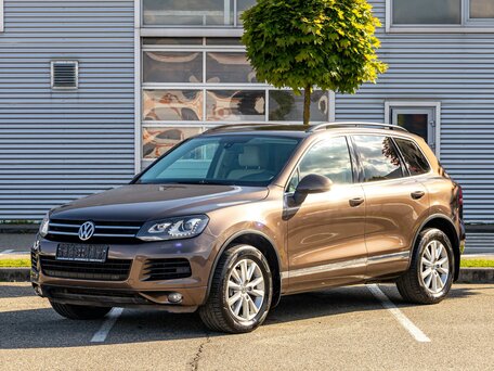 2014 Volkswagen Touareg II, коричневый, 1655000 рублей, вид 1