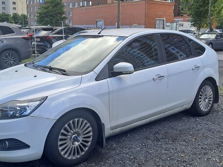 2010 Ford Focus II Рестайлинг, белый, 550000 рублей, вид 1