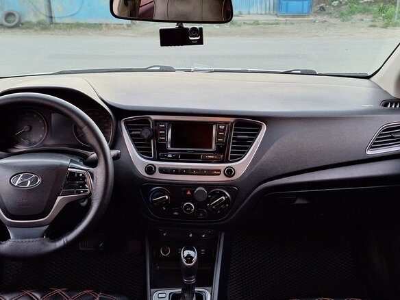 2017 Hyundai Solaris II, белый, 860000 рублей - вид 7