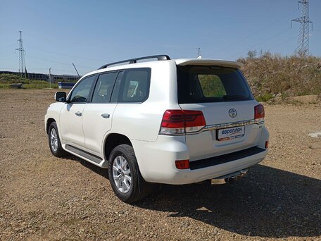 2020 Toyota Land Cruiser 200 Series Рестайлинг 2, белый, 7720000 рублей, вид 4