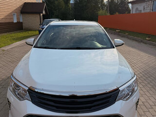 2016 Toyota Camry VII (XV50) Рестайлинг, белый, 2250000 рублей, вид 3