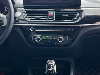 2022 BMW 1 серии 120i III (F52) Рестайлинг, синий, 1555800 рублей, вид 4