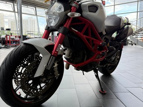 2011 Ducati Monster 796, белый, 629000 рублей, вид 3