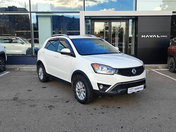 2015 SsangYong Actyon II Рестайлинг, белый - вид 2