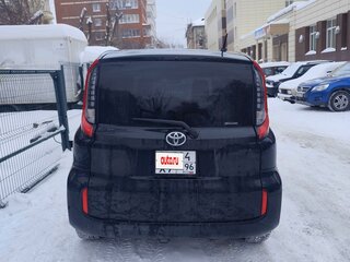 2022 Toyota Sienta III, чёрный, 2100000 рублей, вид 2