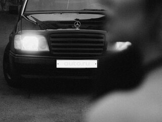 1992 Mercedes-Benz E-Класс 320 I (W124), чёрный, 1000000 рублей, вид 5