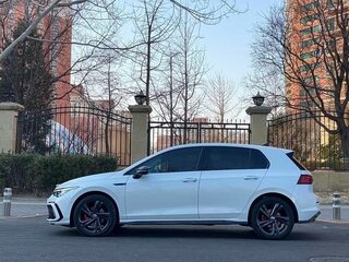 2021 Volkswagen Golf VIII, белый, 2299000 рублей, вид 3