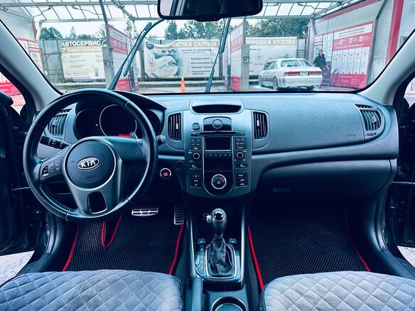 2011 Kia Cerato 4-speed II, чёрный, 700000 рублей - вид 6
