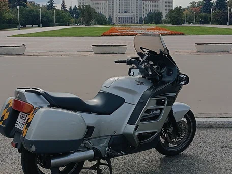 1996 Honda ST 1100, серый, 300000 рублей, вид 3