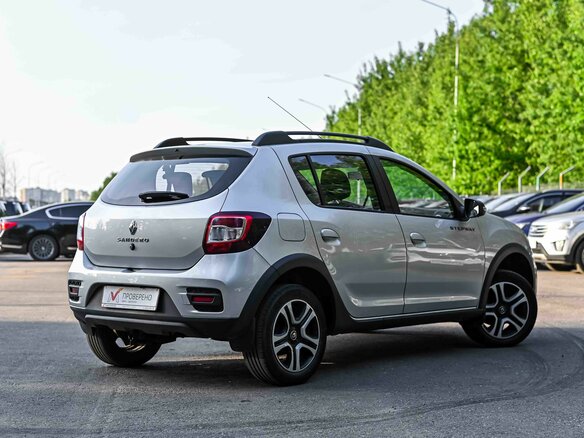 2020 Renault Sandero Stepway II Рестайлинг, серый - вид 1