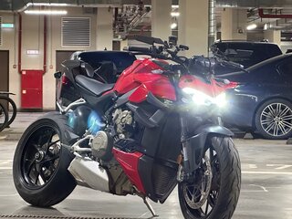 2021 Ducati Streetfighter V4, красный, 1700000 рублей, вид 3