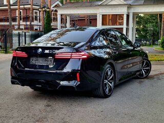 2025 BMW 5 серии 530i xDrive VIII (G60/G61/G68), чёрный, 8000000 рублей, вид 2