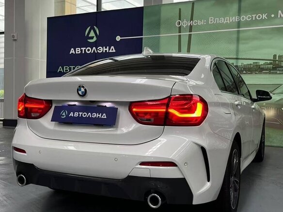 2023 BMW 1 серии 120i III (F52) Рестайлинг, белый, 2000000 рублей - вид 4