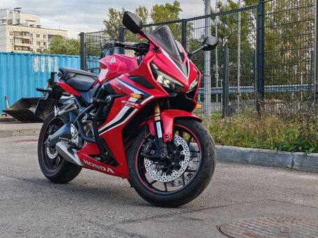 2019 Honda CBR 650R, красный, 850000 рублей, вид 3