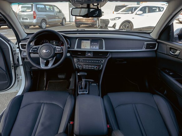 2018 Kia Optima IV Рестайлинг, белый, 1695000 рублей - вид 13