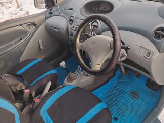 2000 Toyota Vitz I (P10), белый, 350000 рублей, вид 4