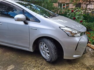 2019 Toyota Prius Alpha I (ZVW40/41) Рестайлинг, серебристый, 1900000 рублей, вид 2