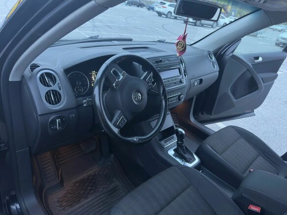 2011 Volkswagen Tiguan I Рестайлинг, чёрный, 1150000 рублей - вид 12
