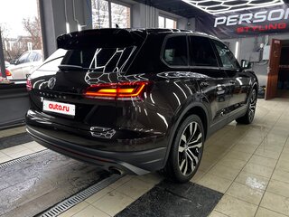 2019 Volkswagen Touareg III, коричневый, 3999990 рублей, вид 4