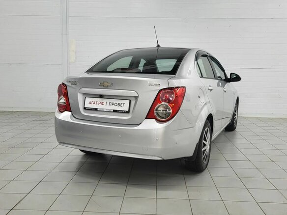 2013 Chevrolet Aveo II, серебристый - вид 5