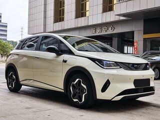 2025 BYD Dolphin 45.12 kWh I Рестайлинг, белый, 1600000 рублей, вид 2