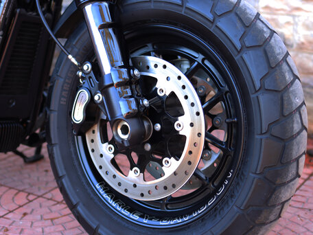 2017 Harley-Davidson Fat Bob, чёрный, 1610000 рублей, вид 3