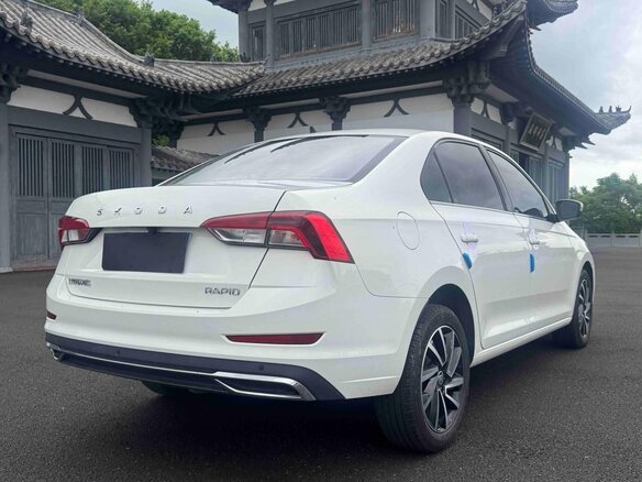 2022 Skoda Rapid II, белый - вид 3