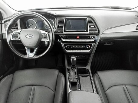2018 Hyundai Sonata VII (LF) Рестайлинг, белый, 1700000 рублей, вид 4