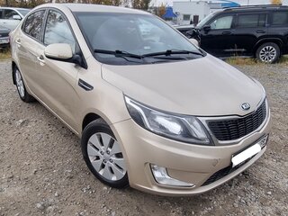 2013 Kia Rio 5-speed III, бежевый, 500000 рублей, вид 1