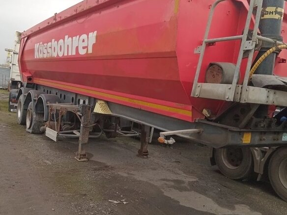 2018 Kassbohrer DL 27, красный, 830000 рублей
