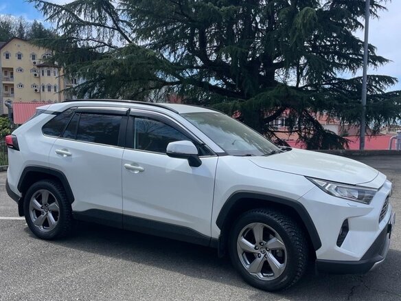 2019 Toyota RAV4 V (XA50), белый, 3200000 рублей - вид 5