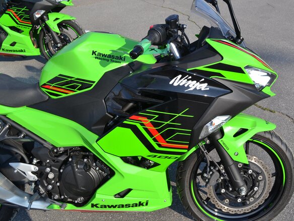 2024 Kawasaki Ninja 400, зелёный, 700000 рублей - вид 8