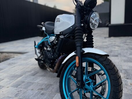 2025 Royal Enfield Guerrilla 450, белый, 465000 рублей, вид 2