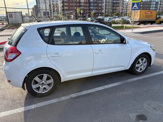 2011 Kia Ceed I Рестайлинг, белый, 700000 рублей, вид 1