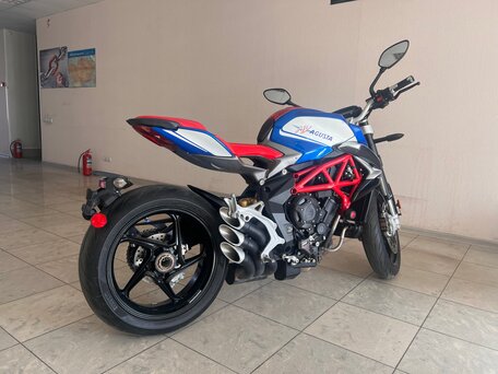 2017 MV Agusta Brutale 800, красный, 1150000 рублей, вид 2