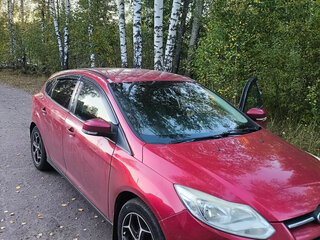 2011 Ford Focus III, красный, 560000 рублей, вид 3