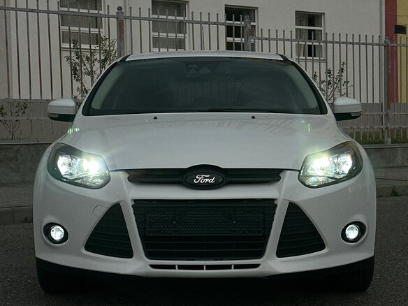 2014 Ford Focus III, белый, 1120000 рублей - вид 2