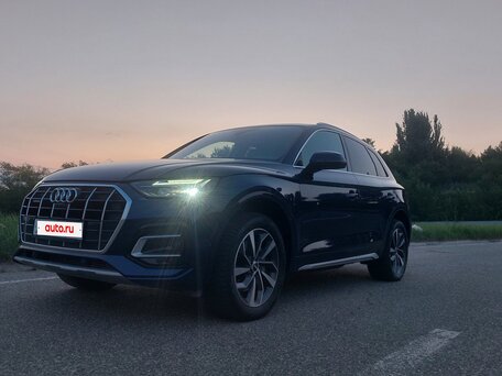 2021 Audi Q5 45 TFSI II (FY) Рестайлинг, синий, 2850000 рублей, вид 4