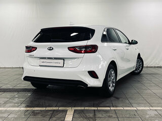 2018 Kia Ceed III, белый, 1400000 рублей, вид 4