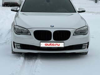 2013 BMW 7 серии Long 740Li xDrive V (F01/F02/F04) Рестайлинг, белый, 2490000 рублей, вид 1