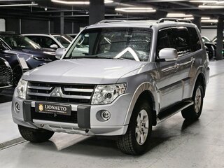 2011 Mitsubishi Pajero IV, серебристый, 1850000 рублей, вид 3
