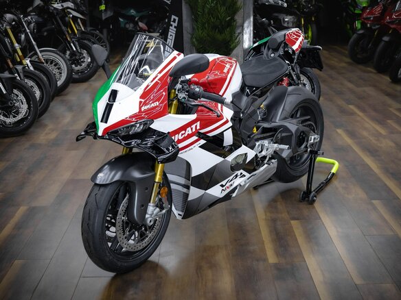 2026 Ducati Panigale V4, белый, 5490000 рублей - вид 1