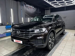 2019 Volkswagen Touareg III, коричневый, 3999990 рублей, вид 1