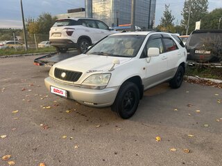 2001 Toyota Harrier I (XU10) Рестайлинг, белый, 820000 рублей, вид 3