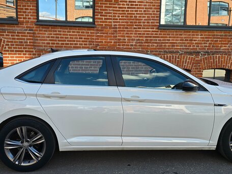 2021 Volkswagen Jetta VII, белый, 1650000 рублей, вид 3